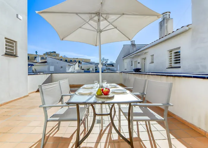 Apartment Platja De Roses-6 By Interhome